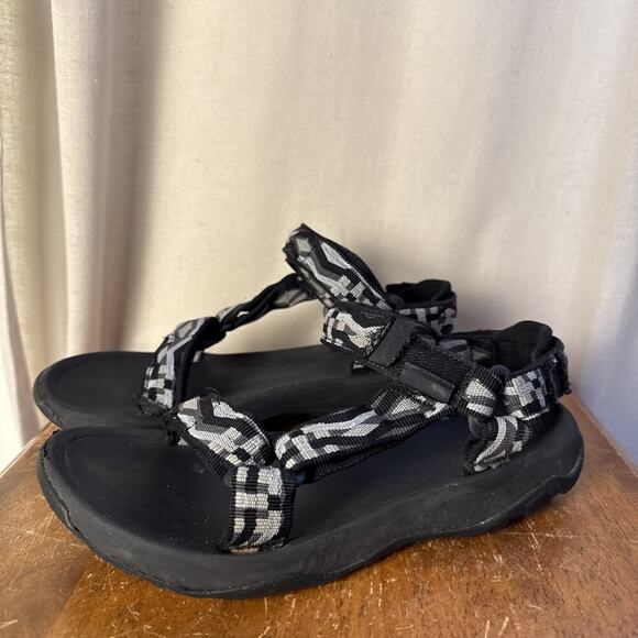Teva Hurricane Sandals Women US 6 Geometric Black Universal Adjustable Strap - Picture 2 of 11